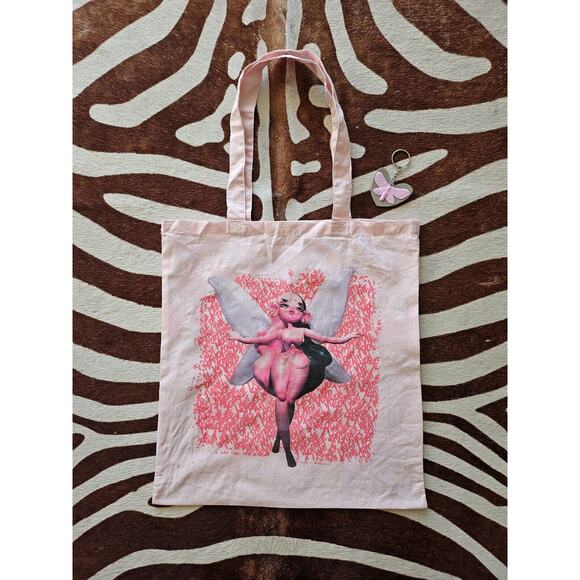 Melanie Martinez Portals Tour VIP Merch Package Bag & Keychain - Picture 1 of 5